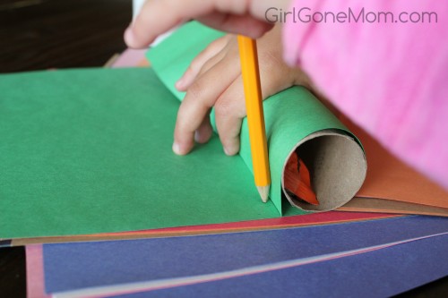 DIY Halloween Craft Kids Can Help With - That you can give to your trick or treaters or classmates!